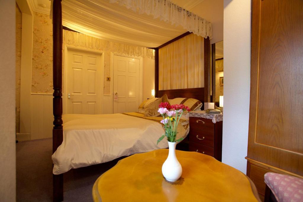 Moonraker House Hotel Стратфорд на Ейвън Стая снимка