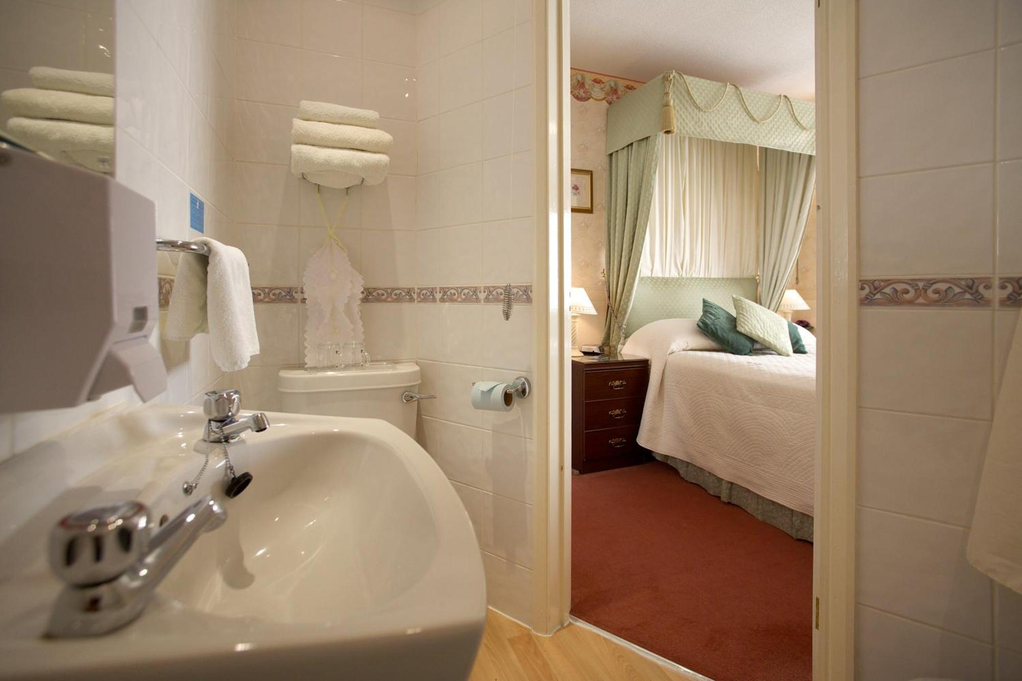 Moonraker House Hotel Стратфорд на Ейвън Екстериор снимка
