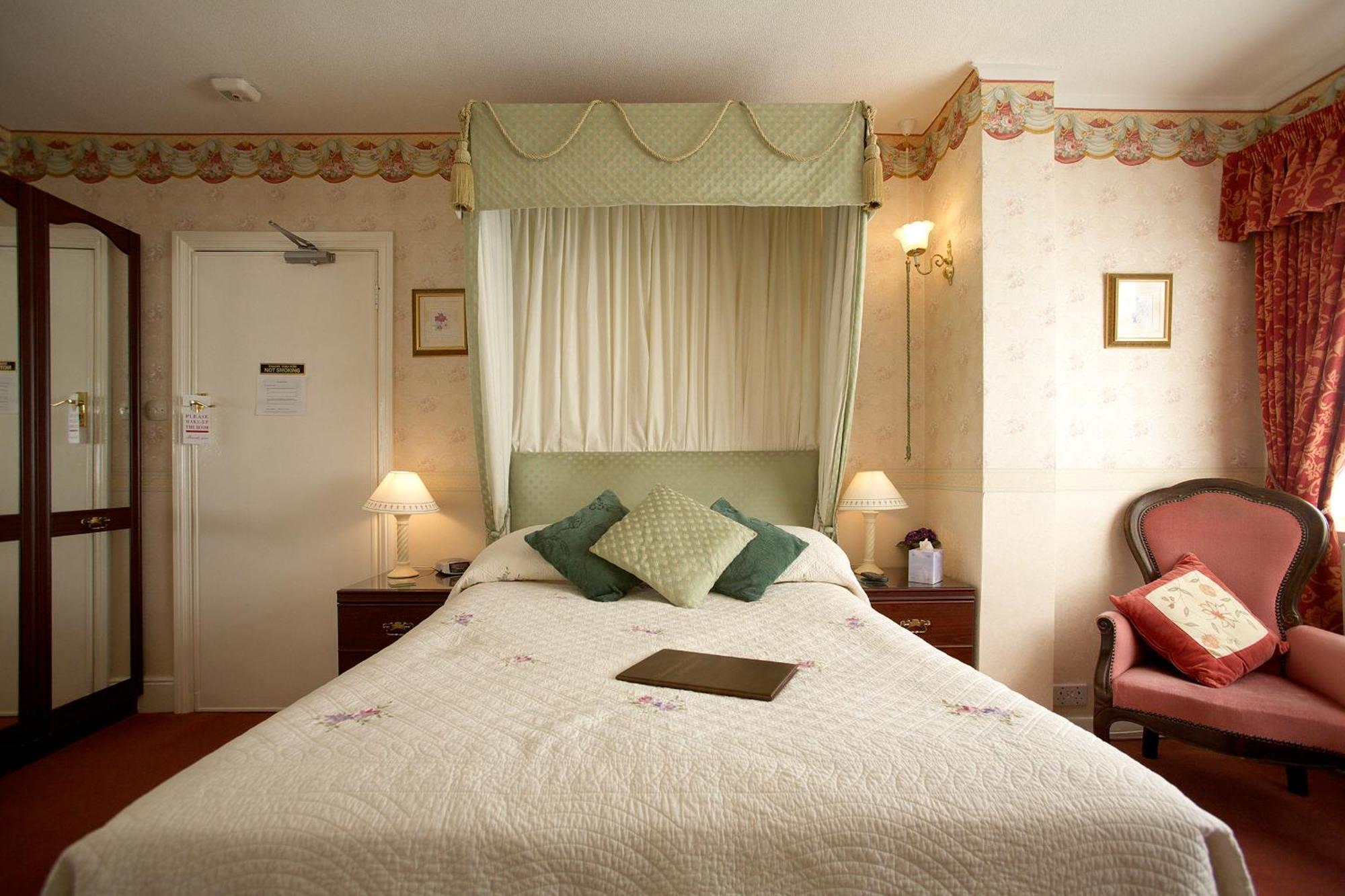 Moonraker House Hotel Стратфорд на Ейвън Екстериор снимка