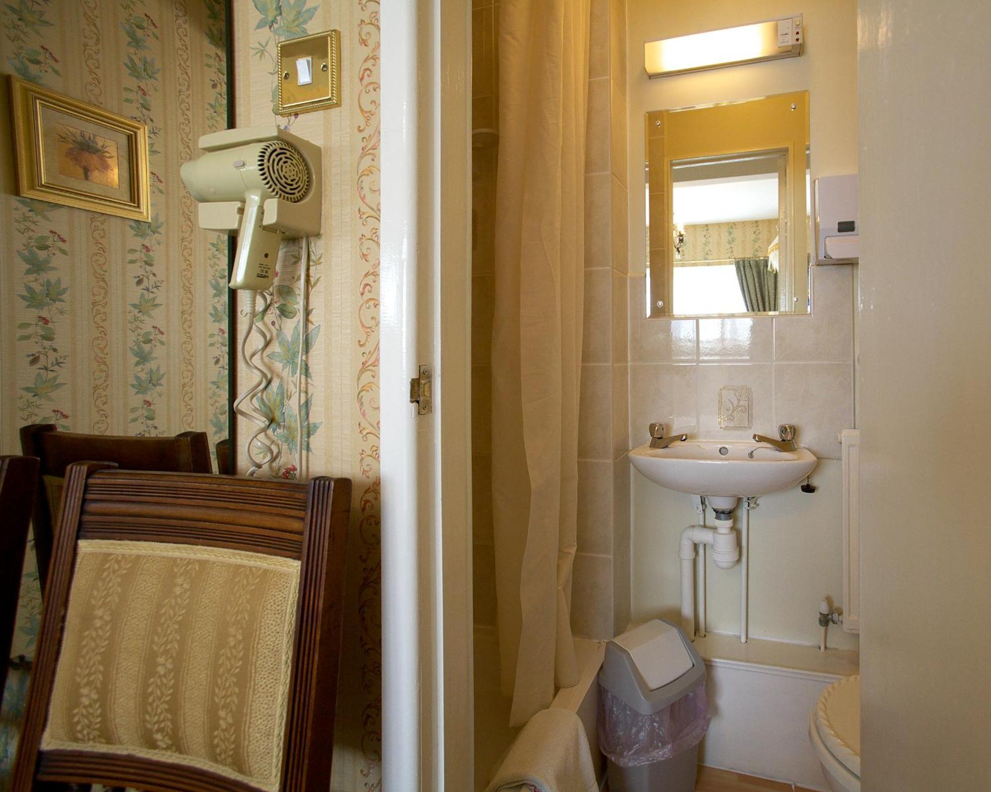Moonraker House Hotel Стратфорд на Ейвън Екстериор снимка