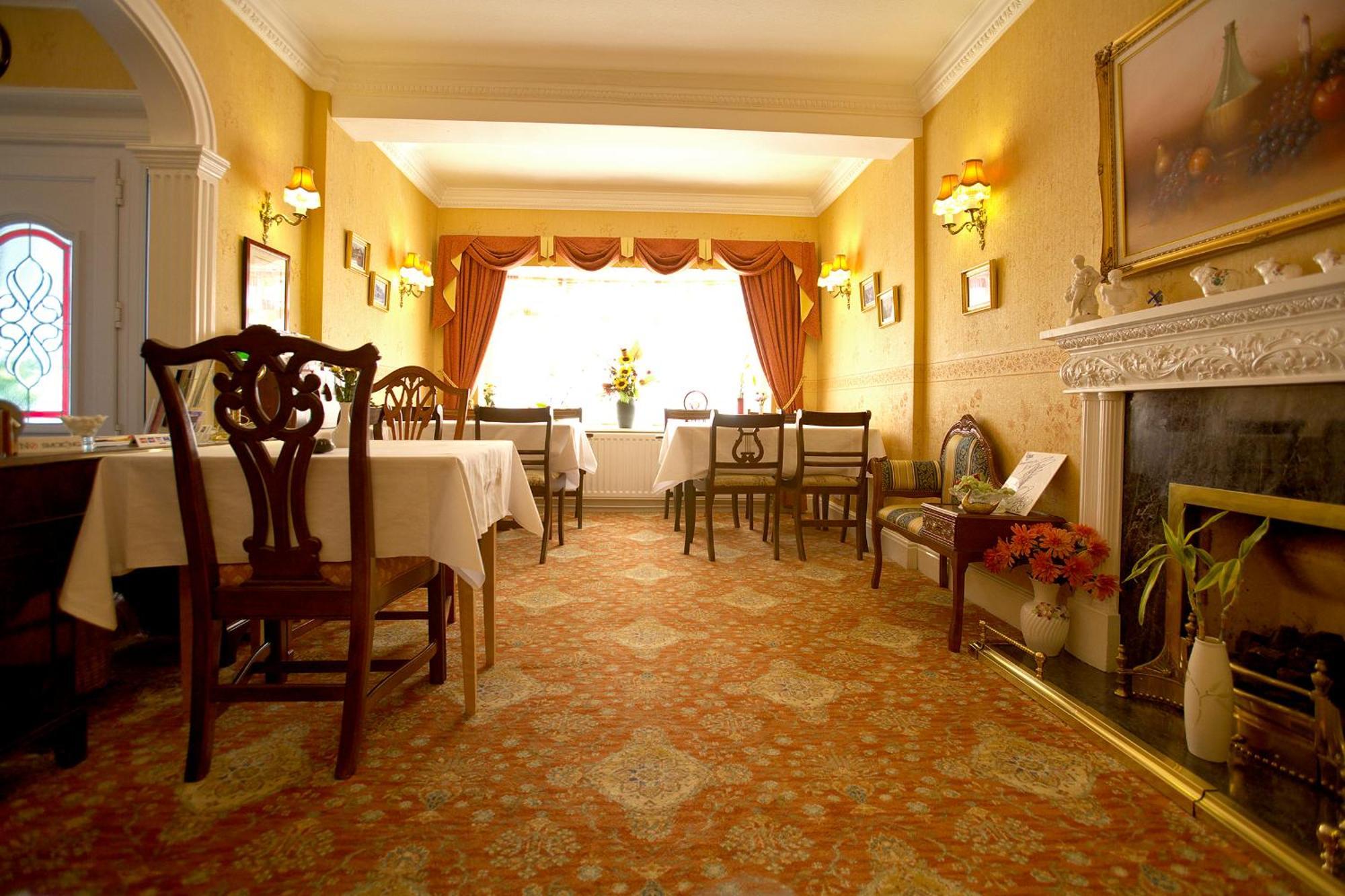 Moonraker House Hotel Стратфорд на Ейвън Екстериор снимка